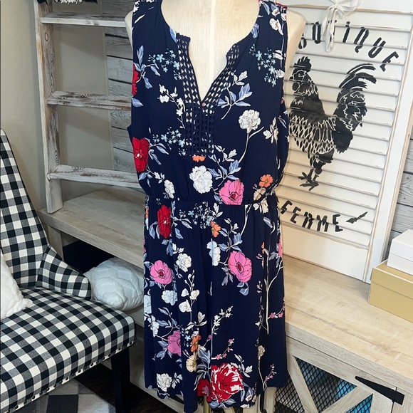 Market & Spruce Dresses & Skirts - Market & Spruce Navy Floral Sleeveless Dress